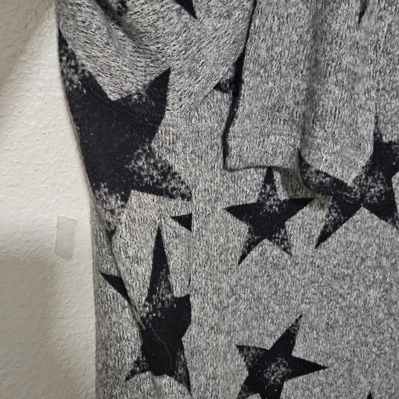 Soft Surroundings star printed sweater size medium - Picture 2 of 13